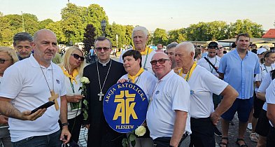 Pielgrzymi z Pleszewa pieszo i na rowerach dotarli na Jasną Górę-12807