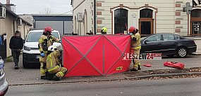 [zdjecia] Osoba na rowerze potrącona na ulicy