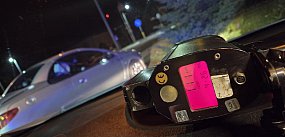 Gaz do dechy w środku miasta. Chwila brawury, surowa