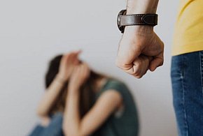 Brutalny mężczyzna w gminie Dobrzyca. Groził śmiercią, wkroczyła policja-15195