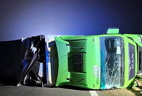 [Zdjęcia] Zablokowana trasa Pleszew- Poznań. Ciężarówka leży w Jarocinie-15484