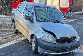 [Zdjęcia] Niebezpieczne chwile na trasie do Kalisza. Potrzebna była pomoc medyczna