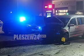 [Fot] Groźny wypadek  w Lenartowicach k. Pleszewa. Siedmioro uczestniów