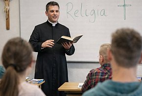 Nowy program religii w szkołach. Wiadomo, kiedy wejdzie w życie