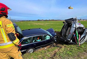Bardzo groźny wypadek na trasie Pleszew - Dobrzyca. Są karetki i śmigłowiec