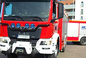 Pożar w Wielkopolskim Centrum Recyklingu w Jarocinie. Kłęby dymu i ogień