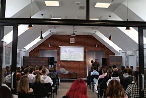 Od traumatycznych doświadczeń do nowego życia. Wyjątkowe spotkanie w bibliotece