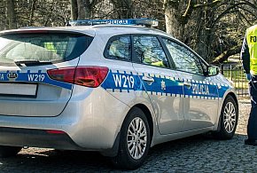 Niebezpieczne zdarzenie w Ludwinie. 31-latek runął na jezdnię z motoroweru