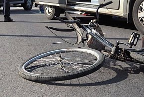 Groźny wypadek na Lipowej. Rowerzysta trafił do szpitala