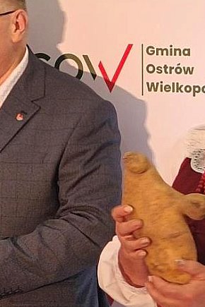 Ziemniaczany sukces pań z gminy Gołuchów-1642