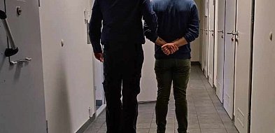 Zakład k. Jarocina: kłótnia obcokrajowców zakończona wbiciem noża w ofiarę-15207