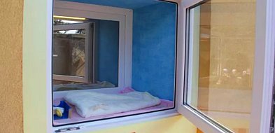 Ostrzeszów: chłopiec znaleziony w oknie życia