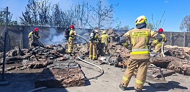 [Zdjęcia] Groźny pożar opanowany. Na miejscu kilka zastępów straży pożarnej