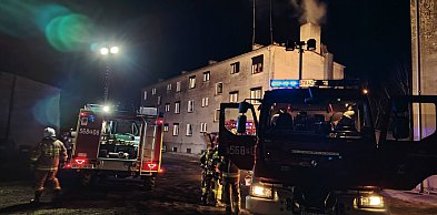 Płomienie i iskry z komina. Strażacy znów ruszyli do akcji