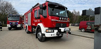 Ogień w ciężarówce na terenie dużej firmy w gminie Gołuchów