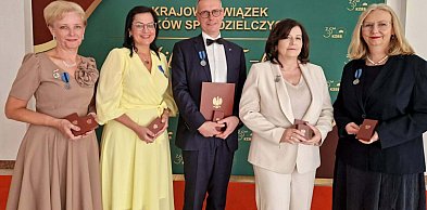 Prezes Banku Spółdzielczego w Pleszewie z odznaczeniem od ministra