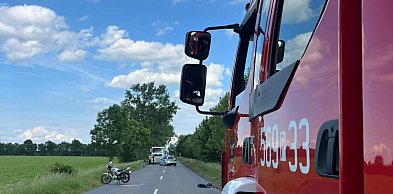 Akcja służb pod Dobrzycą. Dwie osoby potrzebowały pomocy medycznej