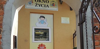 Mama zostawiła przy niemowlęciu wzruszający list. Chłopiec  w oknie życia