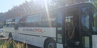 Szokujący widok na drodze. Autobus w opłakanym stanie zatrzymany