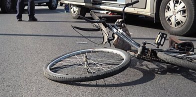 Groźny wypadek na Lipowej. Rowerzysta trafił do szpitala