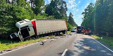 Śmierć na DK 11 pomiędzy Pleszewem a  Ostrowem. BMW uderzyło w cieżarówkę
