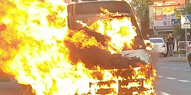 Kłęby ognia i dymu w Pleszewie! Płonący autobus PPL zablokował ruch-13539