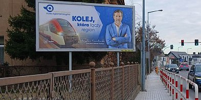 Prezydent Kalisza Krystian Kinastowski z kampanią billbordową w Pleszewie