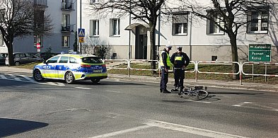 Groźne zderzenie na skrzyżowaniu w centrum Pleszewa. Kobieta w szpitalu