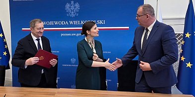 Przywieźli z Poznania do powiatu ponad dwa miliony złotych na ważną drogę