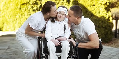 Czas ucieka, a stawką jest życie. Bez operacji Ania może przestać oddychać