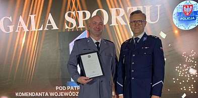 Siła, determinacja i mundur. Policjant z Pleszewa wśród najlepszych sportowców