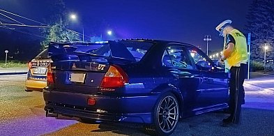 Koniec driftów na drogach. Nowe przepisy już obowiązują. Kierowcy muszą uważać