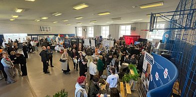 [Zdjęcia] Tłumy na targach w Pleszewie. Co najbardziej interesuje młodzież?