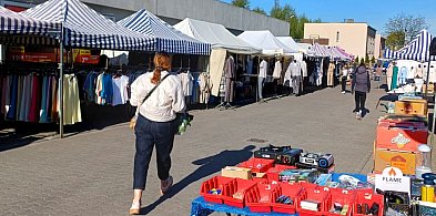 Handlowcy na pleszewskim targowisku zaniepokojeni. Nowe wymagania niszczą