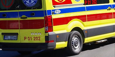 Dziewczyna trafiła do szpitala. Jechała hulajnogą i zderzyła się z osobówką