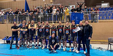 Thriller w Mogilnie rozstrzygnięty w ostatniej sekundzie. Kosz gra dalej