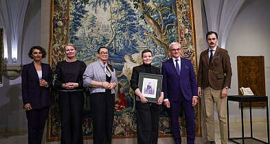 Gobelin wraca na zamek w Gołuchowie. Na Allegro wystawiono go jako dywan-13582