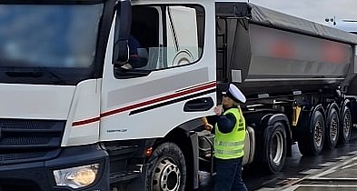 Ciężarówką bez uprawnień.  Zatrzymany k. Gizałek, stanie przed sądem-13610
