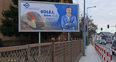 Prezydent Kalisza Krystian Kinastowski z kampanią billbordową w Pleszewie