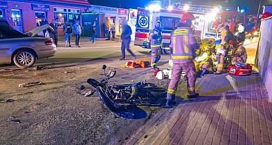 [Fot] Nastoletni motocyklista trafił do szpitala. Groźny wypadek wieczorem