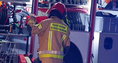 Samochód osobowy stanął w płomieniach w Pleszewie