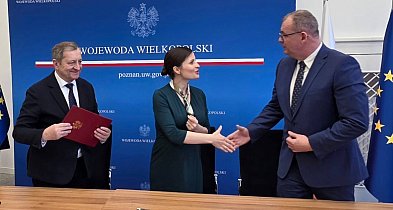 Przywieźli z Poznania do powiatu ponad dwa miliony złotych na ważną drogę