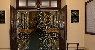 Kradzież w kościele gminy Pleszew. Spektakularne zatrzymanie na rynku