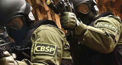 Uderzenie oddziału  CBŚP na terenie Pleszewa. Blokada ulicy. Są zatrzymani!