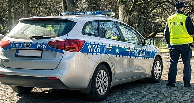 Niebezpieczne zdarzenie w Ludwinie. 31-latek runął na jezdnię z motoroweru