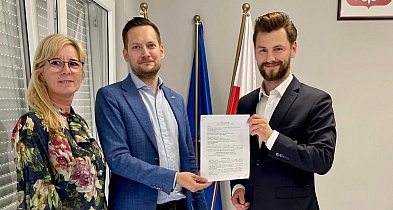 Gmina kupuje nowy samochód dla OSP. Umowa już podpisana!