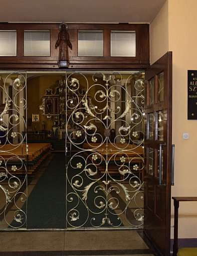 Kradzież w kościele gminy Pleszew. Spektakularne zatrzymanie na rynku