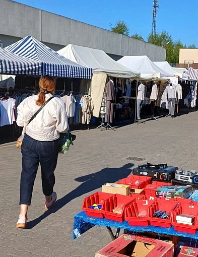 Handlowcy na pleszewskim targowisku zaniepokojeni. Nowe wymagania niszczą