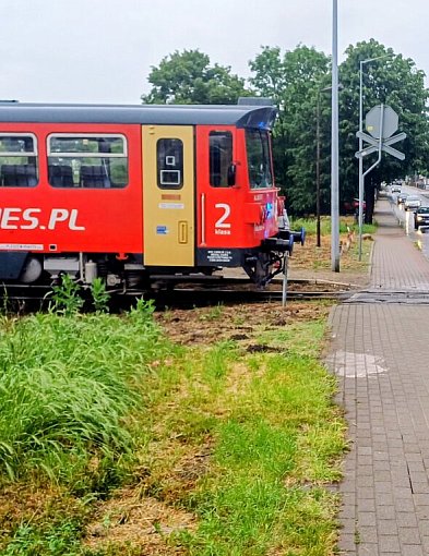 Zderzenie pociągu oraz samochodu dostawczego w samym centrum Pleszewa