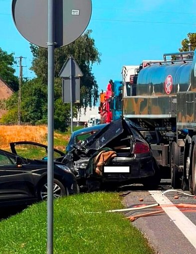[Fot] Karambol na drodze krajowej w powiecie pleszewskim. Trasa zablokowana